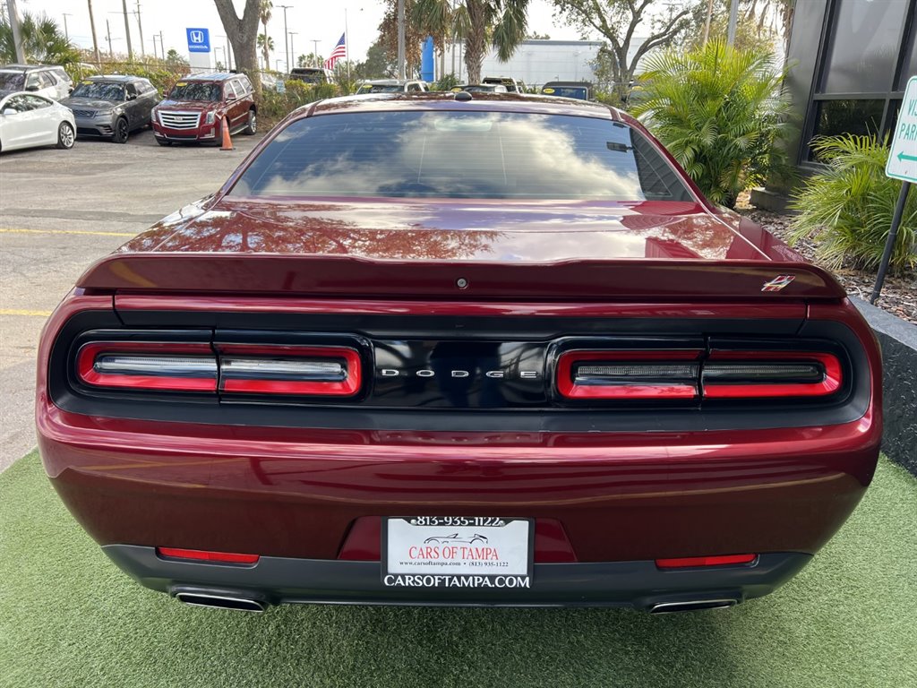 2019 Dodge Challenger SXT photo