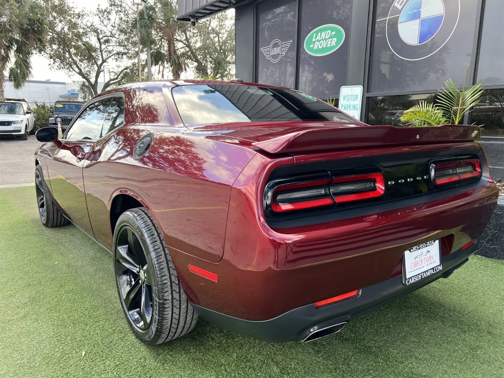 2019 Dodge Challenger SXT photo