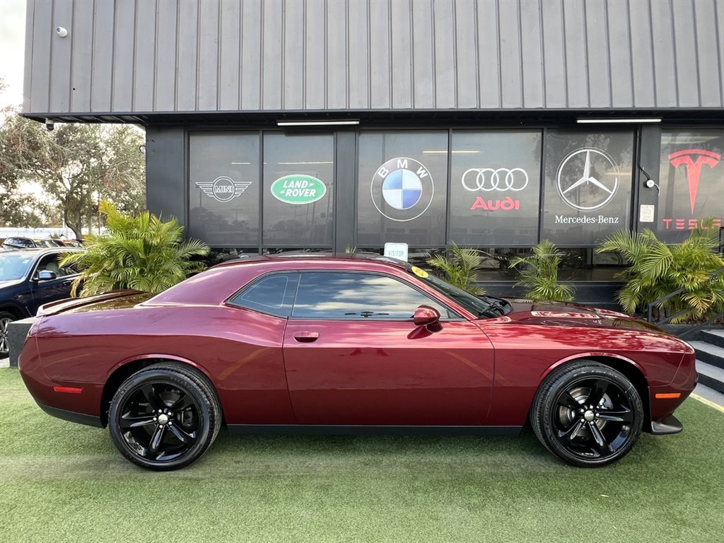 2019 Dodge Challenger SXT photo