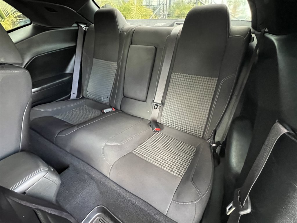 2019 Dodge Challenger SXT photo