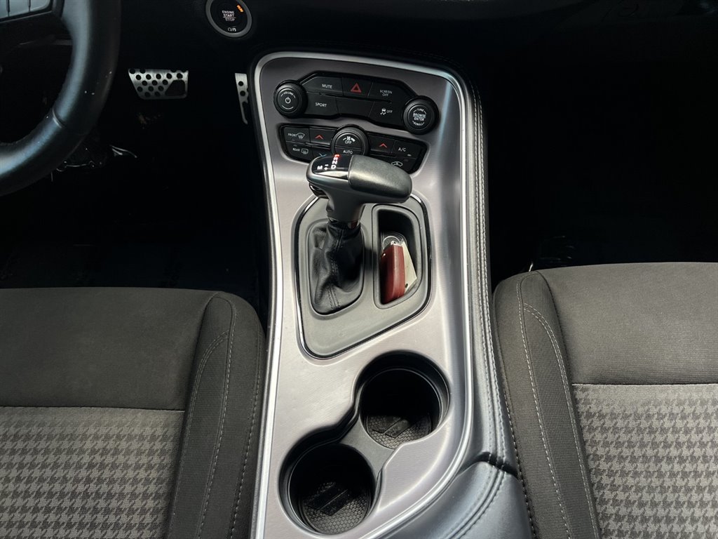 2019 Dodge Challenger SXT photo