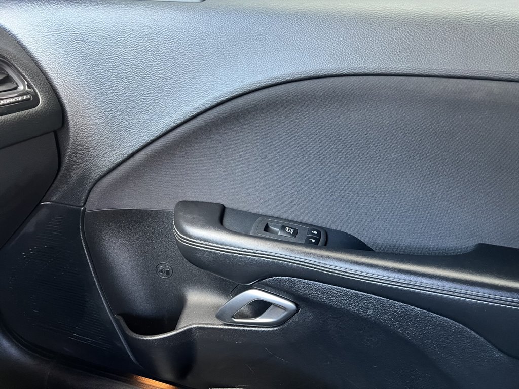 2019 Dodge Challenger SXT photo