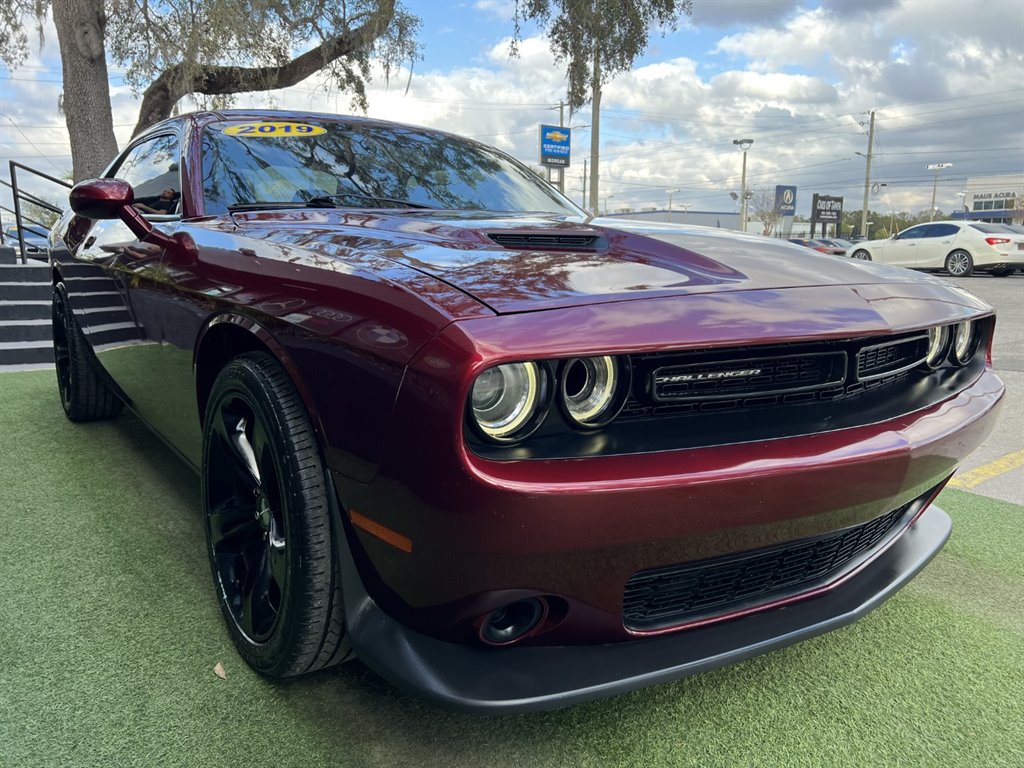 2019 Dodge Challenger SXT photo