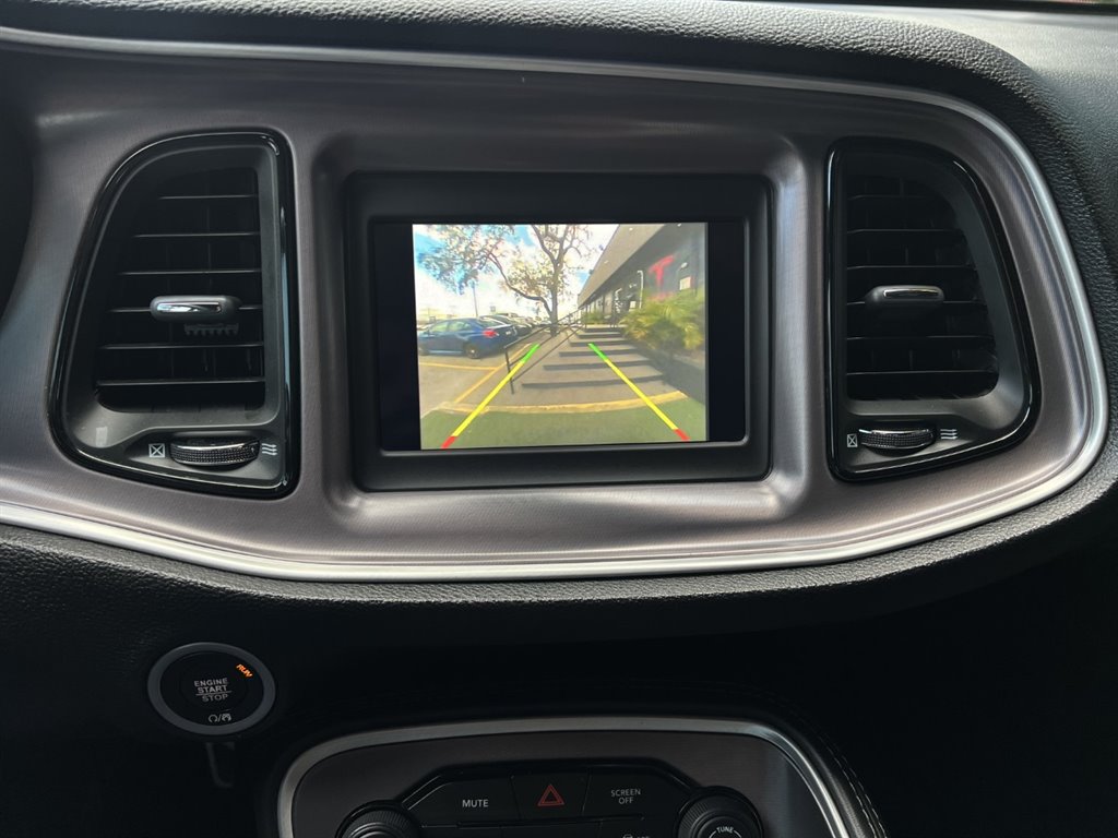 2019 Dodge Challenger SXT photo
