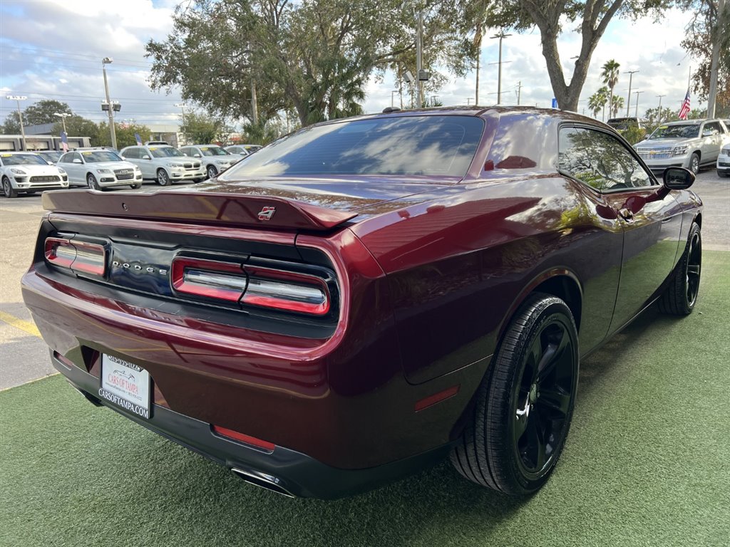 2019 Dodge Challenger SXT photo