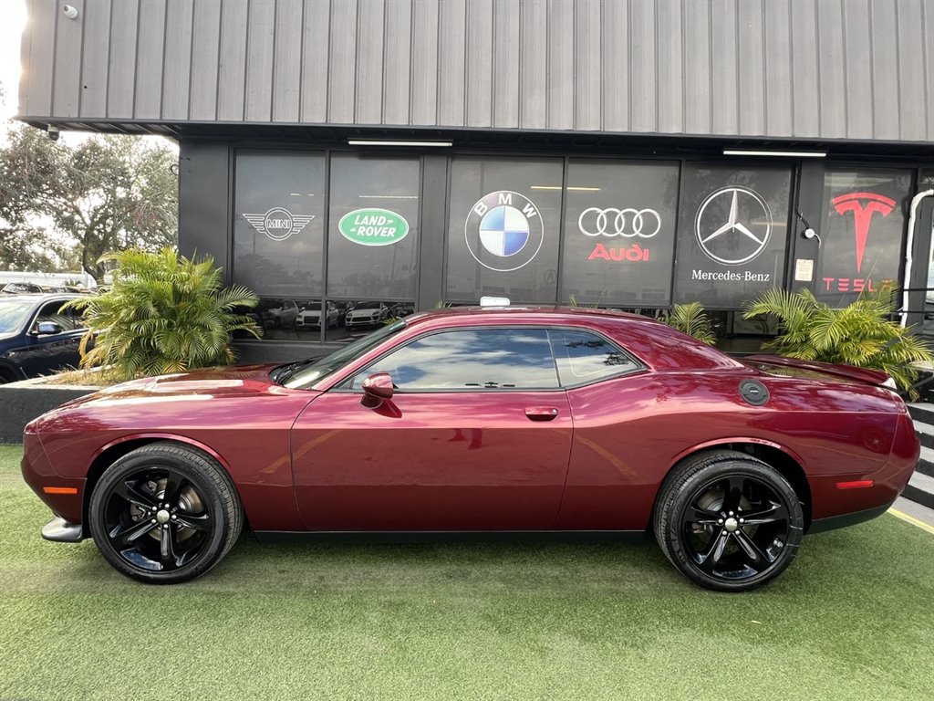 2019 Dodge Challenger SXT photo