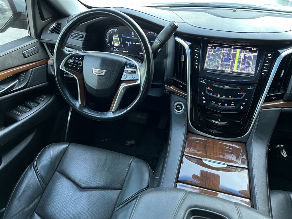 2019 Cadillac Escalade Luxury photo