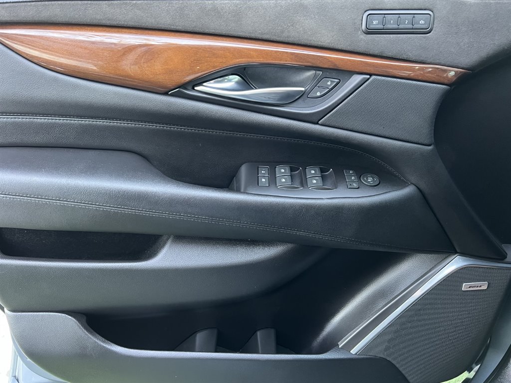 2019 Cadillac Escalade Luxury photo