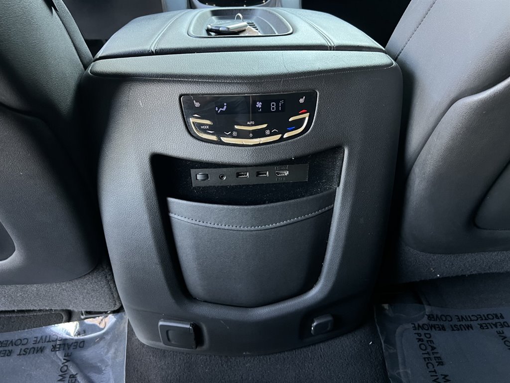 2019 Cadillac Escalade Luxury photo