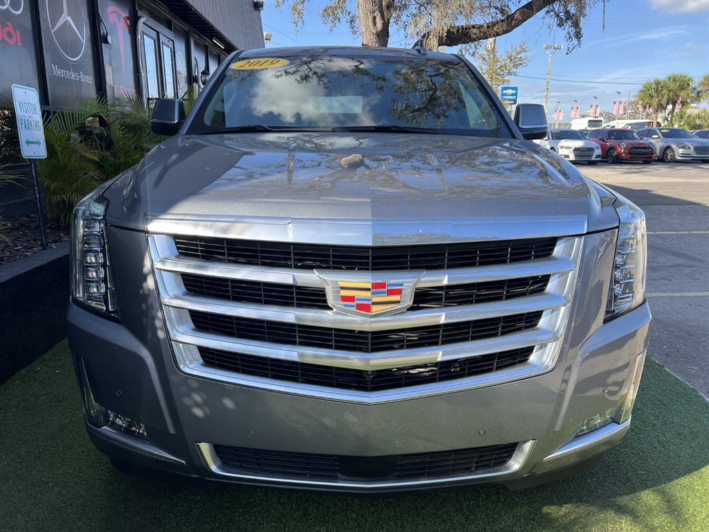 2019 Cadillac Escalade Luxury photo