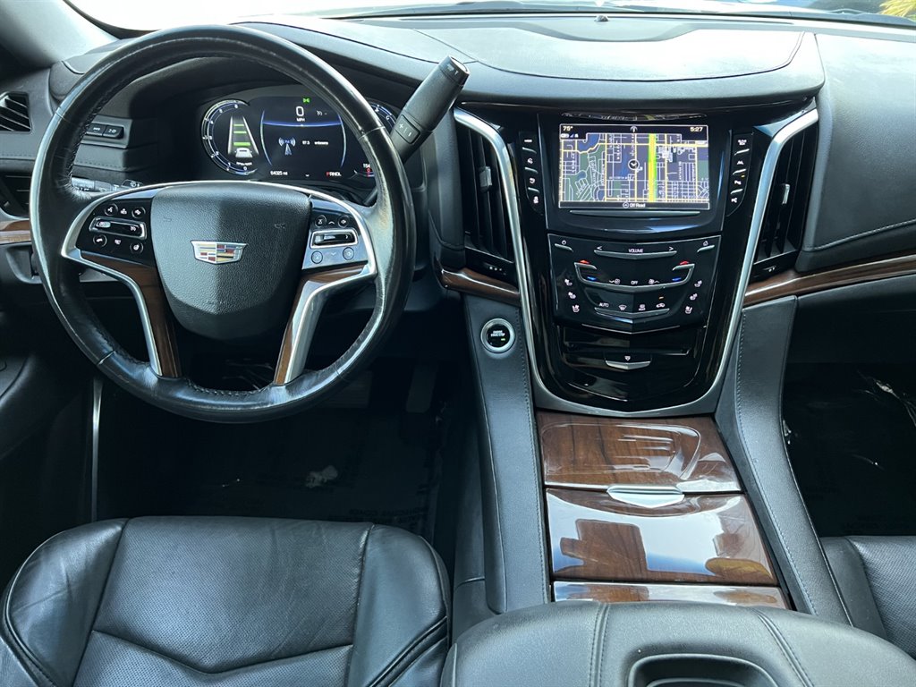 2019 Cadillac Escalade Luxury photo