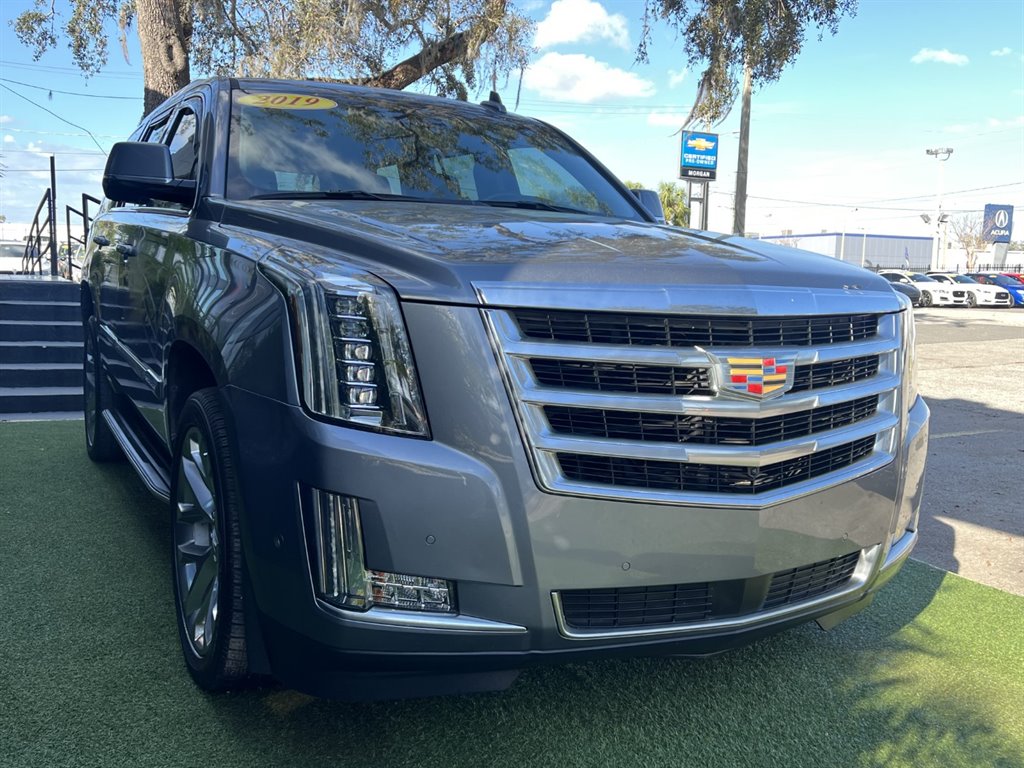2019 Cadillac Escalade Luxury photo