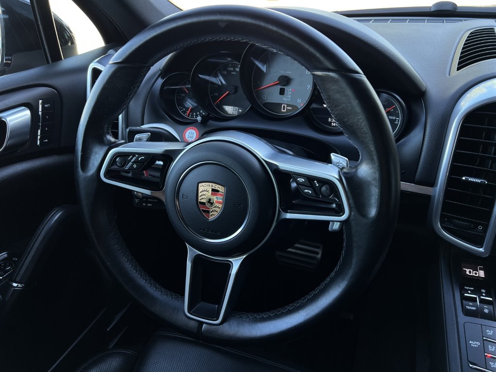 2015 Porsche Cayenne S photo