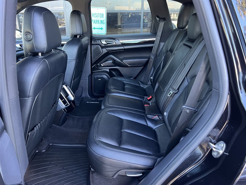 2015 Porsche Cayenne S photo