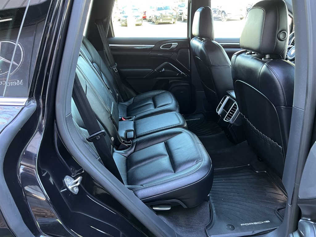2015 Porsche Cayenne S photo