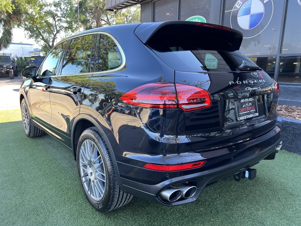 2015 Porsche Cayenne S photo