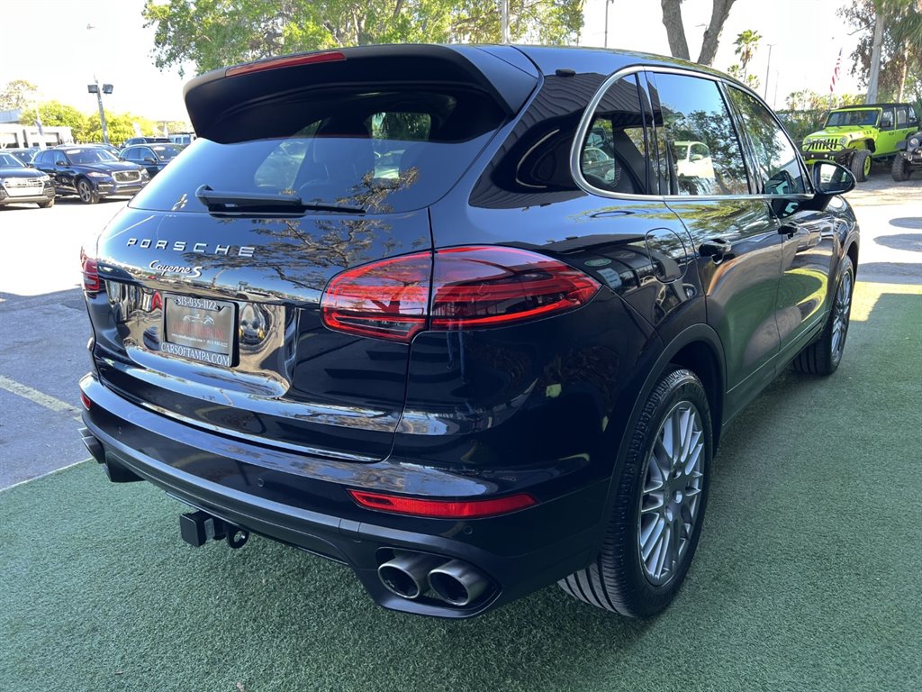 2015 Porsche Cayenne S photo