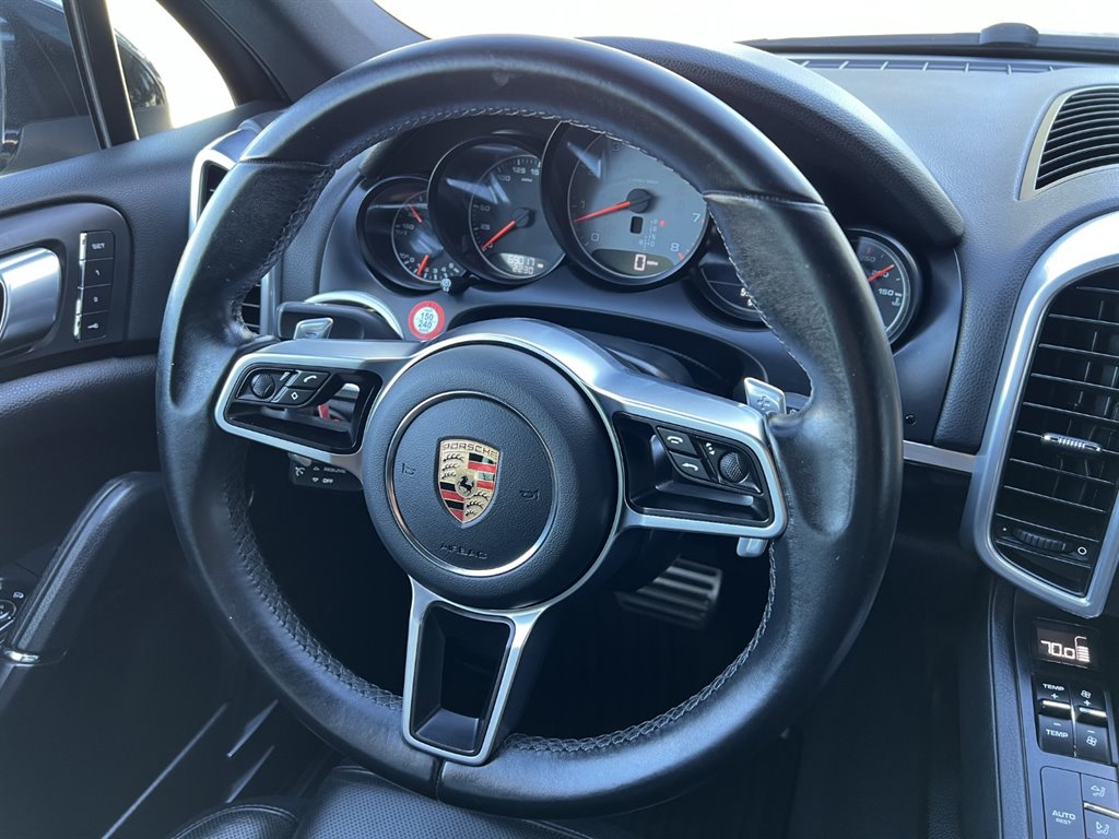 2015 Porsche Cayenne S photo