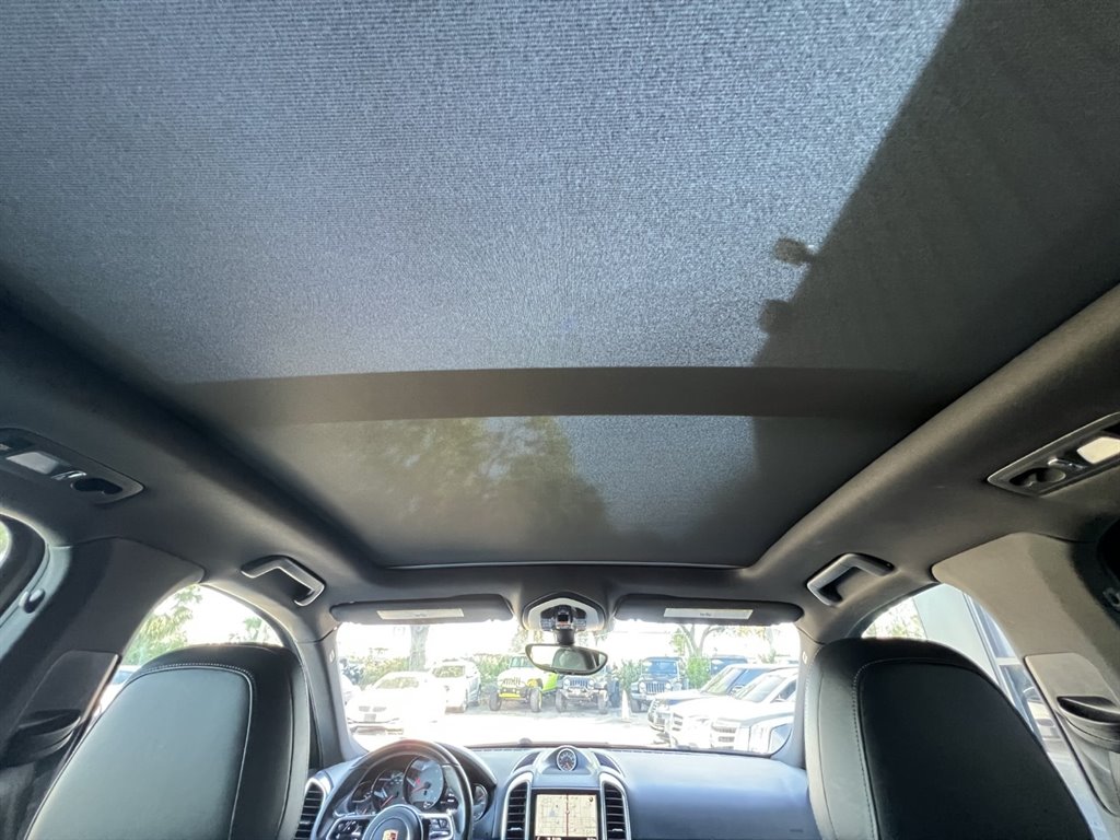 2015 Porsche Cayenne S photo