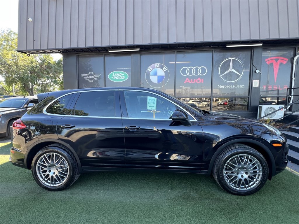 2015 Porsche Cayenne S photo