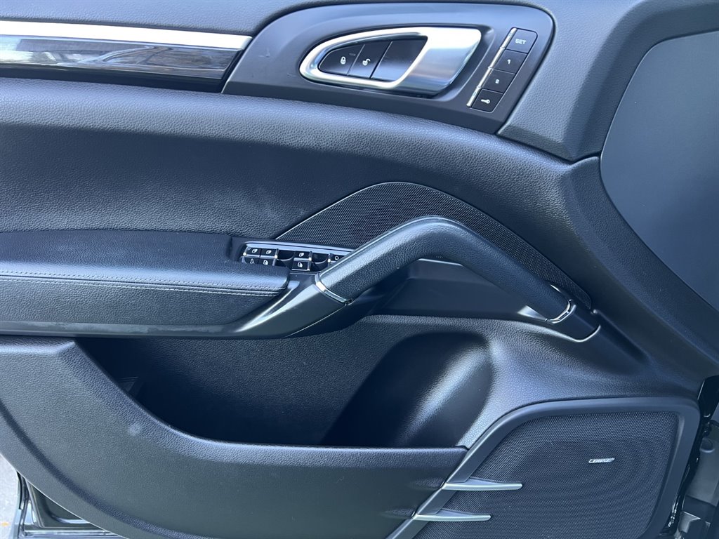 2015 Porsche Cayenne S photo