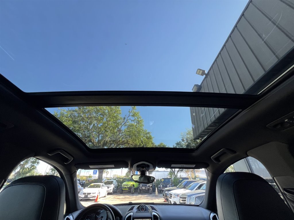 2015 Porsche Cayenne S photo
