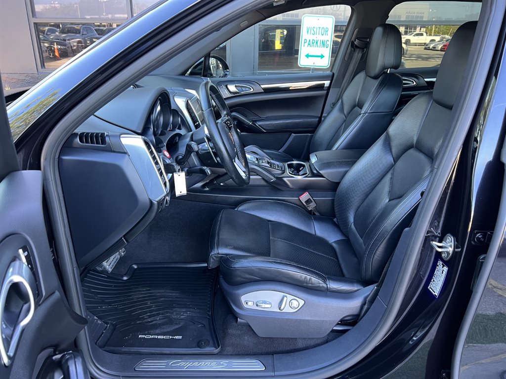 2015 Porsche Cayenne S photo