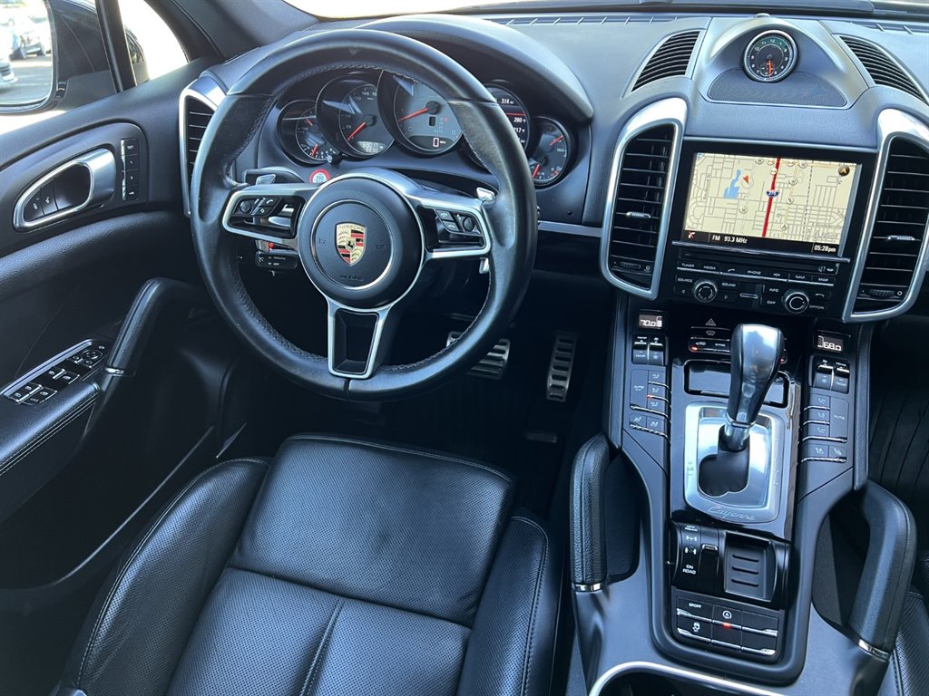 2015 Porsche Cayenne S photo