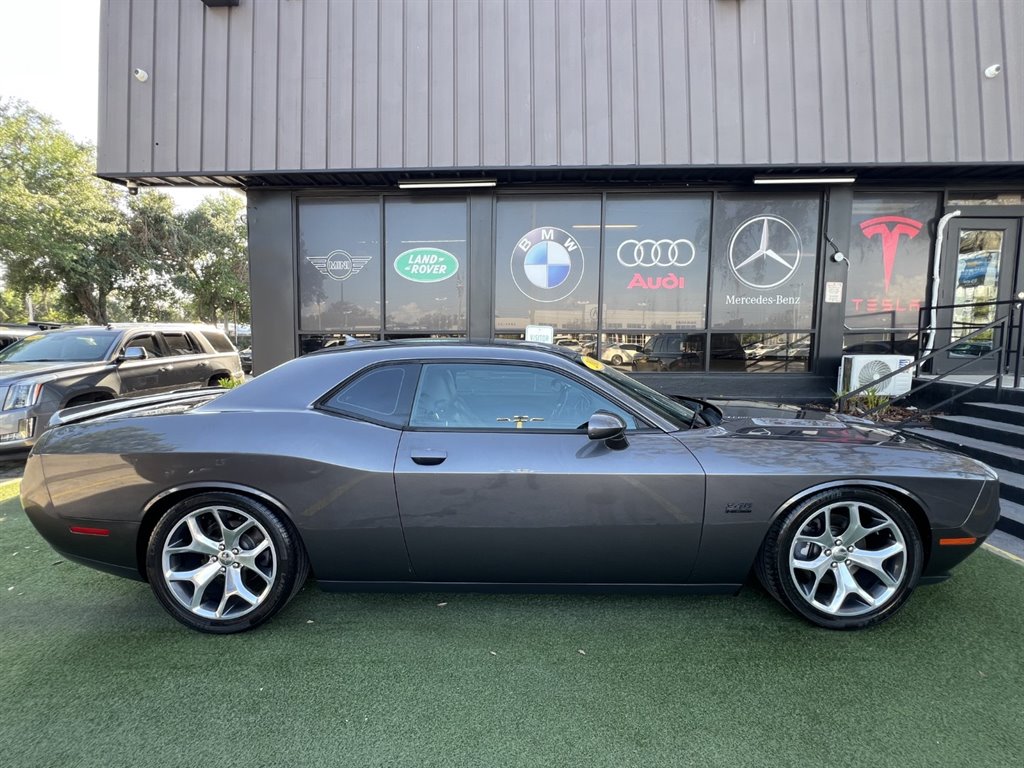 2015 Dodge Challenger R/T Plus photo