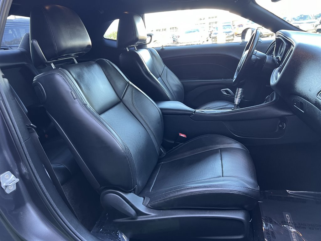 2015 Dodge Challenger R/T Plus photo