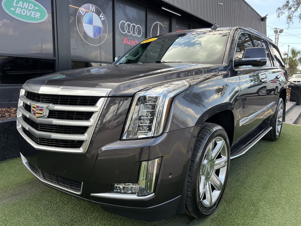 2017 Cadillac Escalade Luxury photo