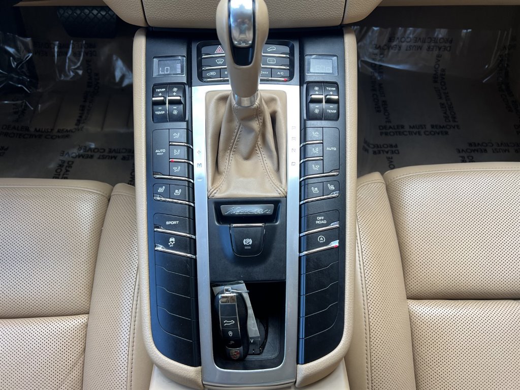 2016 Porsche Macan S photo