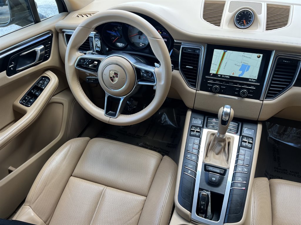 2016 Porsche Macan S photo