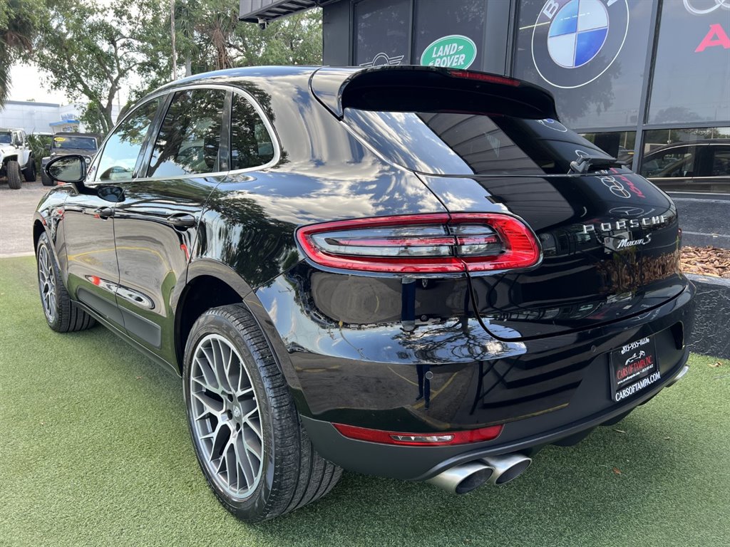 2016 Porsche Macan S photo