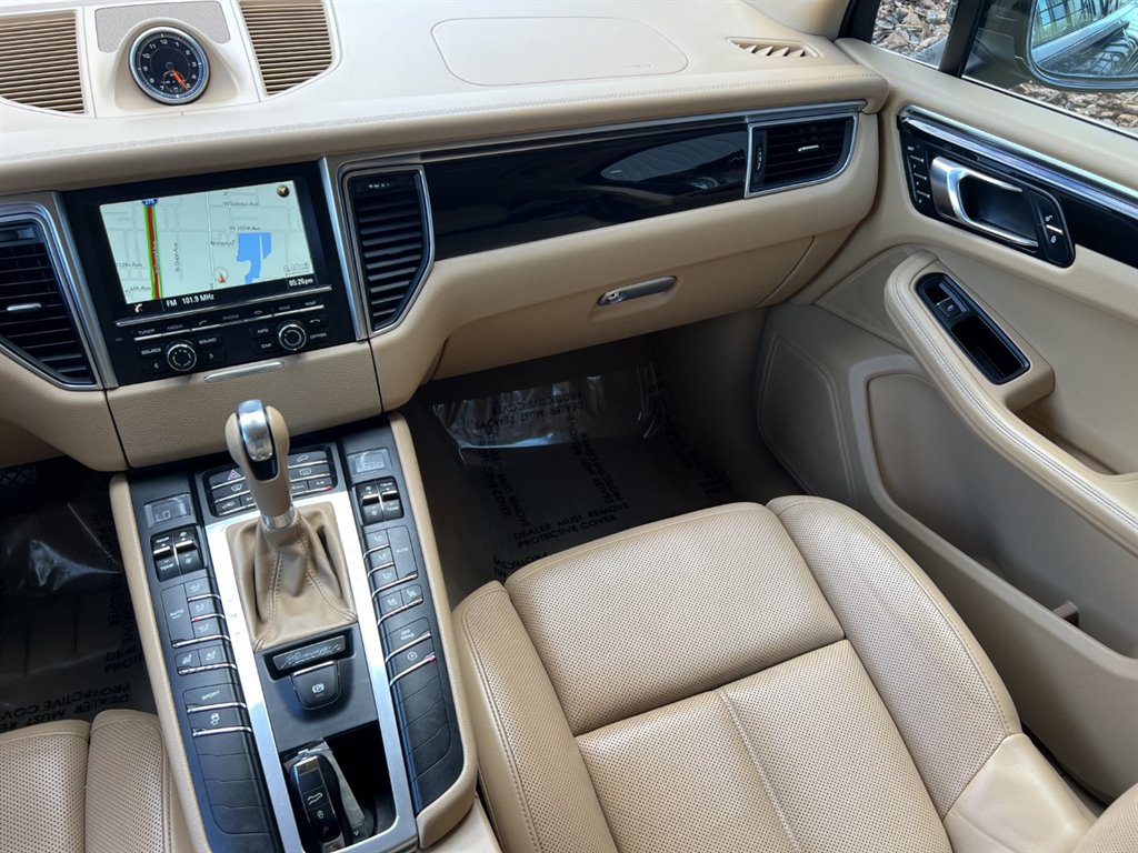 2016 Porsche Macan S photo