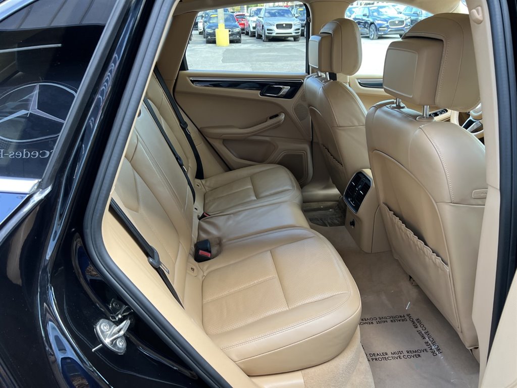 2016 Porsche Macan S photo