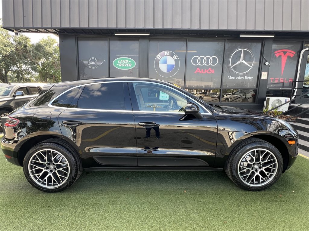 2016 Porsche Macan S photo