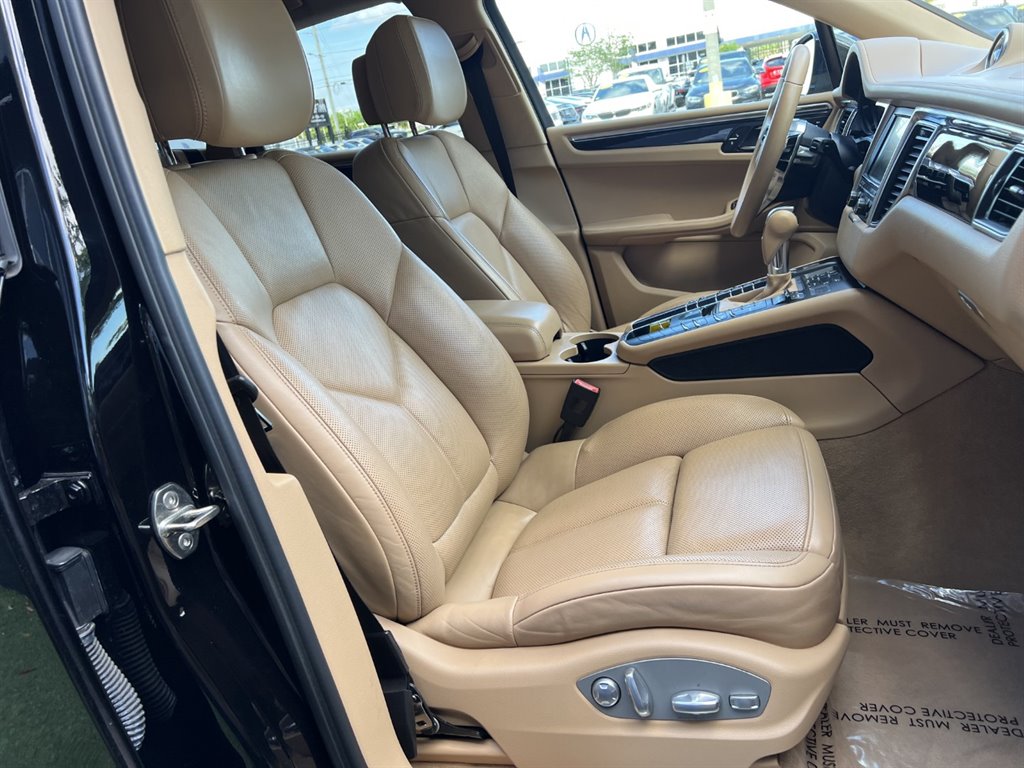 2016 Porsche Macan S photo