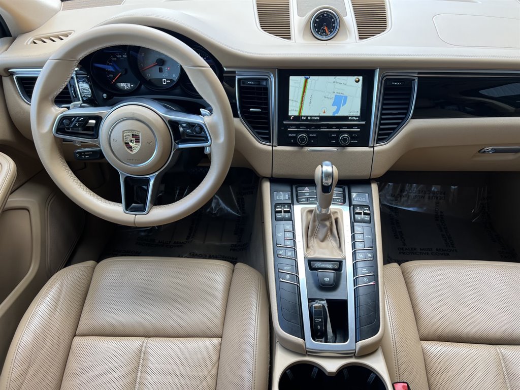 2016 Porsche Macan S photo