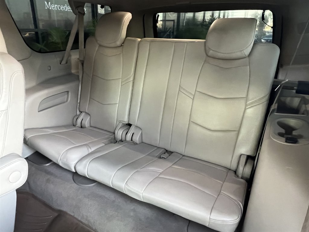 2016 Cadillac Escalade ESV Premium photo