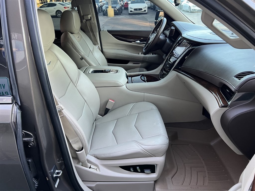 2016 Cadillac Escalade ESV Premium photo