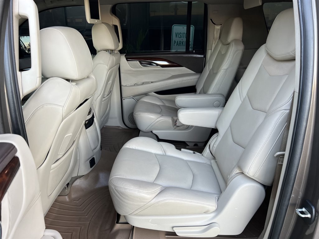 2016 Cadillac Escalade ESV Premium photo
