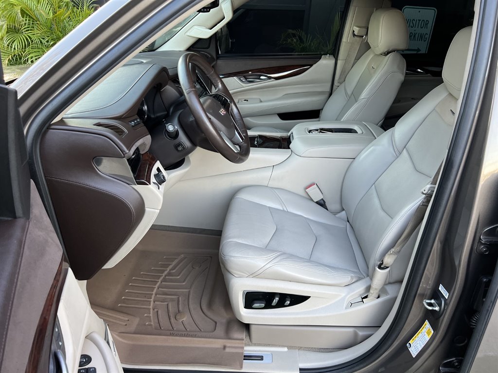 2016 Cadillac Escalade ESV Premium photo