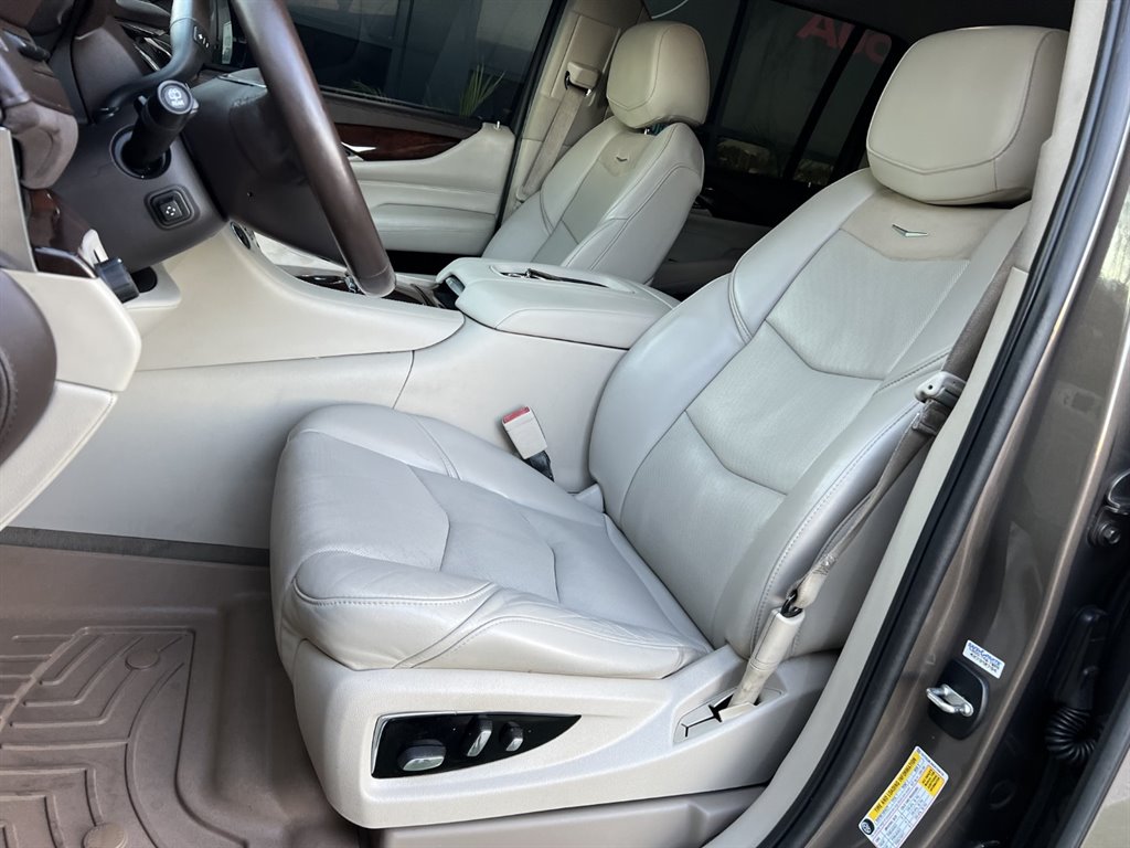 2016 Cadillac Escalade ESV Premium photo