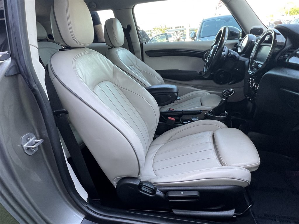 2017 MINI Cooper S photo