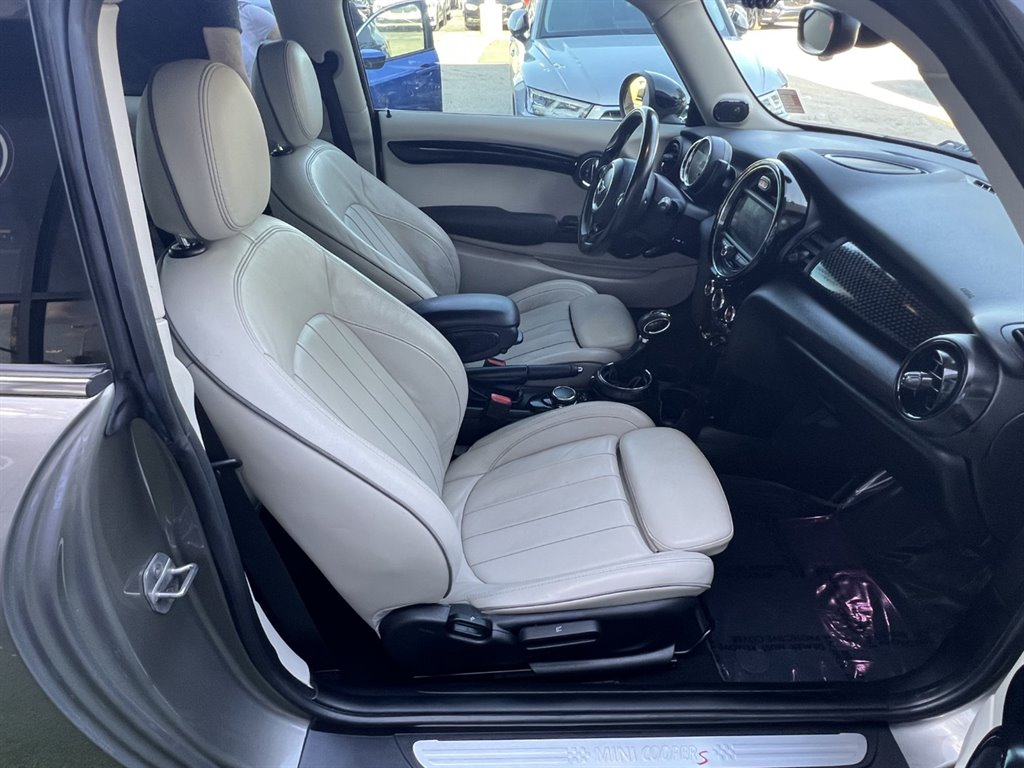 2017 MINI Cooper S photo