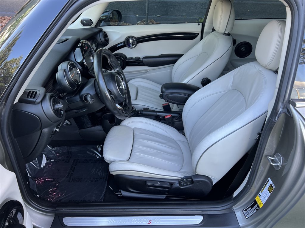 2017 MINI Cooper S photo