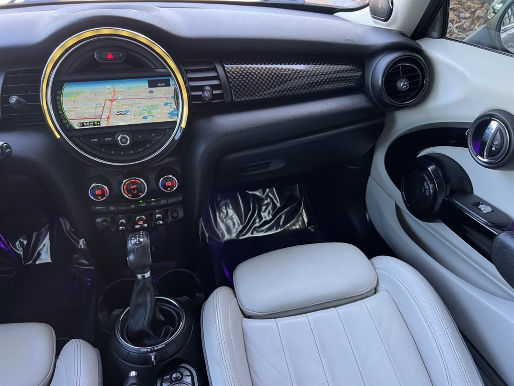 2017 MINI Cooper S photo