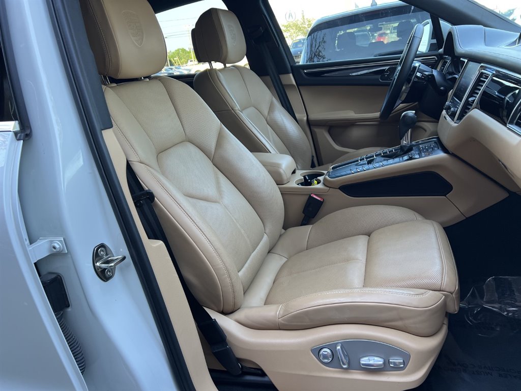 2017 Porsche Macan S photo