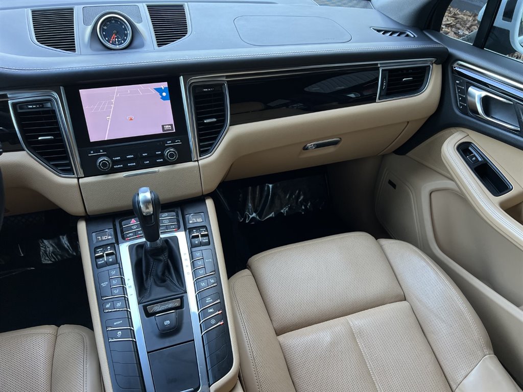 2017 Porsche Macan S photo